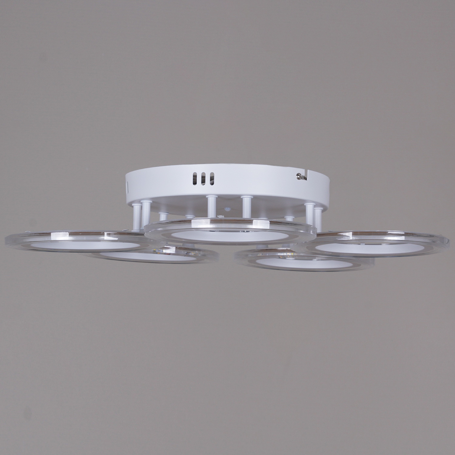 Люстры светодиодные 09812-3.3-05A WH светильник потолочный